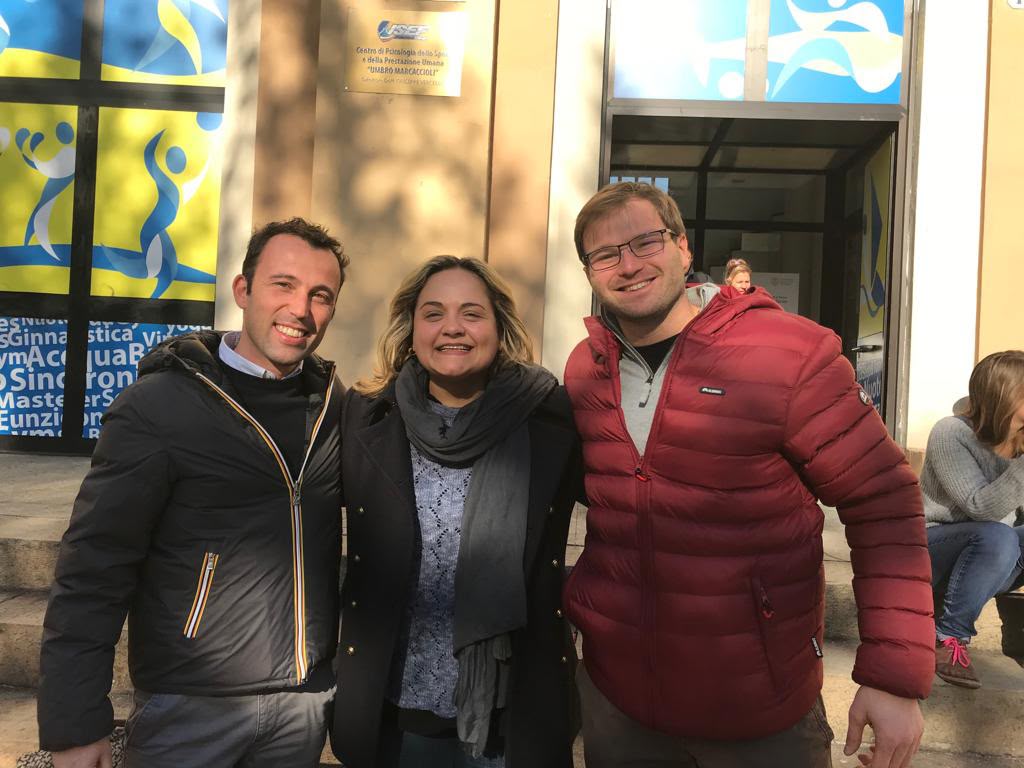 Prof.ª Dr.ª Débora Pasin com mentorados em Vercelli, no contexto da Università di Torino, Itália
